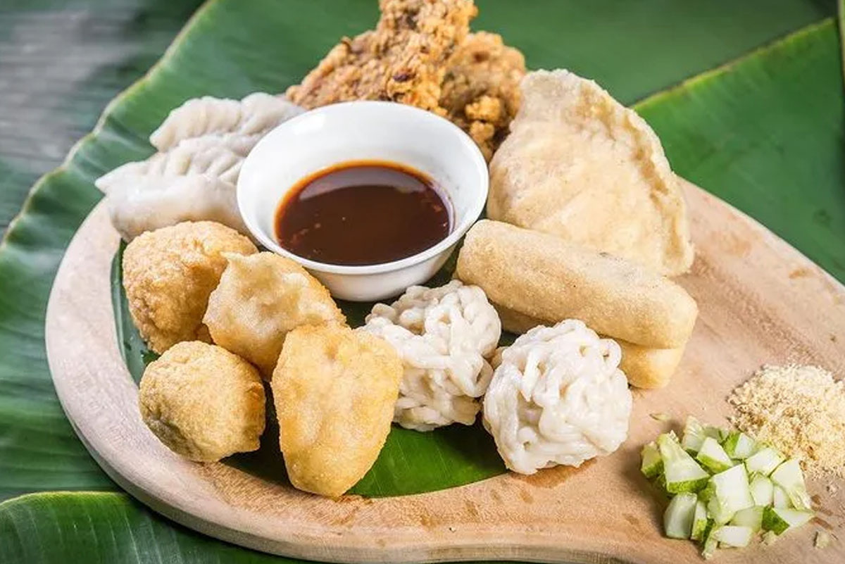 Pempek Mona